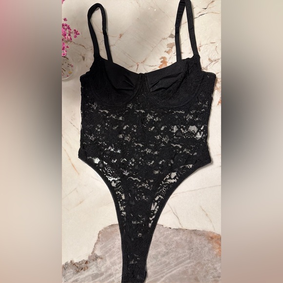 Edikted Black Lace Thong Bodysuit Size M NWT - Picture 2 of 10